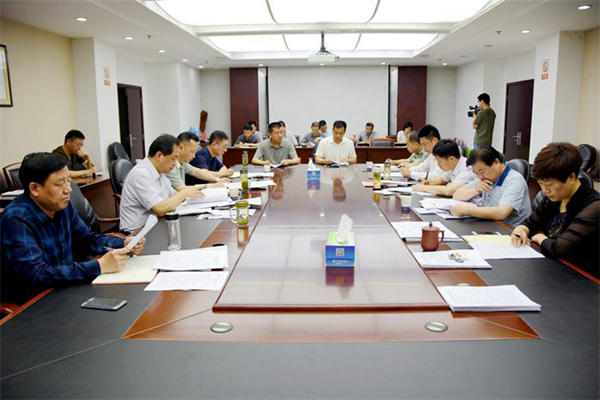 第十四次縣委常委會(huì)_副本.jpg