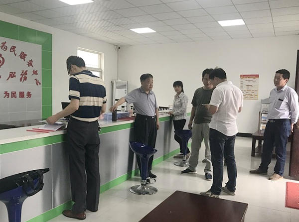 縣委組織部深入張橋鎮(zhèn)督查指導(dǎo)基層黨組織標(biāo)準(zhǔn)化建設(shè)工作_副本.jpg