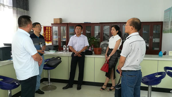 圖1：滁州市檔案局深入定遠縣范崗鄉進行檔案業務指導_副本.jpg