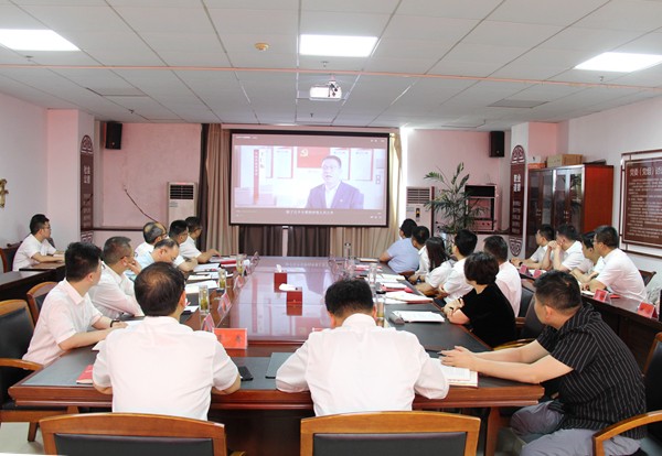 縣委組織部舉行黨紀(jì)學(xué)習(xí)教育讀書班結(jié)業(yè)式暨理論學(xué)習(xí)中心組學(xué)習(xí)研討會議2.jpg